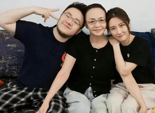 娱乐cp爆料吃瓜,神秘CP甜蜜互动，吃瓜群众纷纷热议