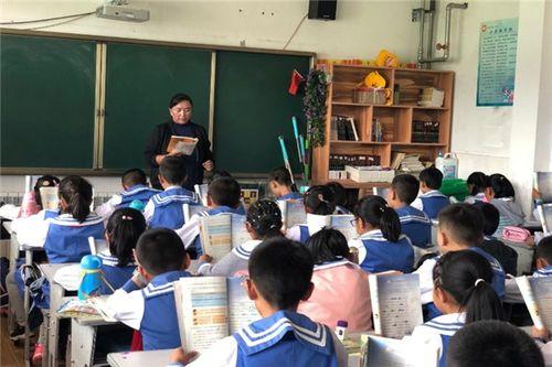 吃瓜娱乐上课传纸条